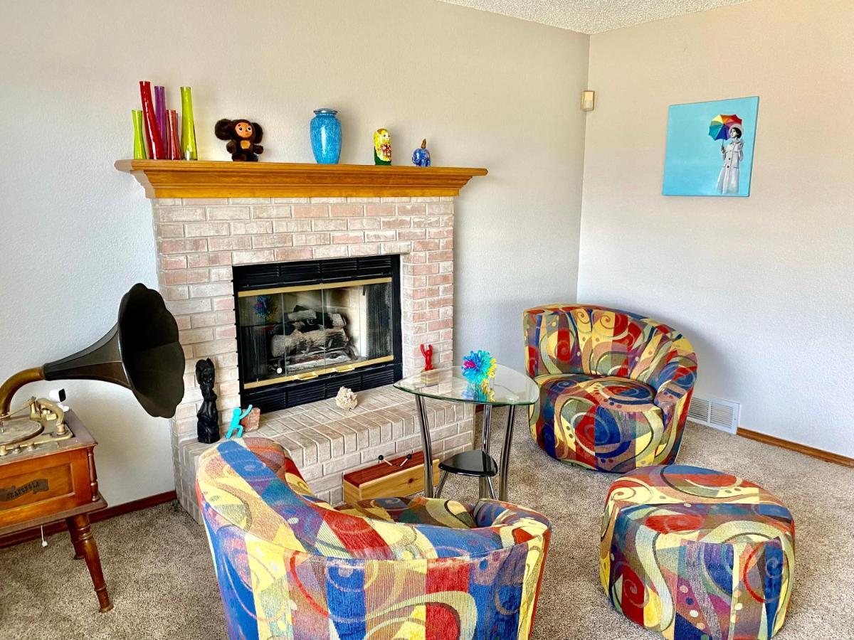 Artsy Home Close To Usafa With Fireplace And Patio Colorado Springs Exterior photo